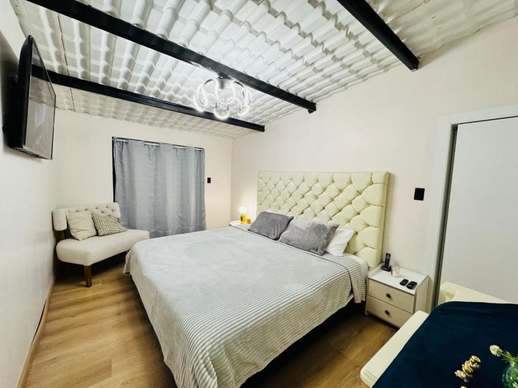 Postel nebo postele na pokoji v ubytování Bonanza House