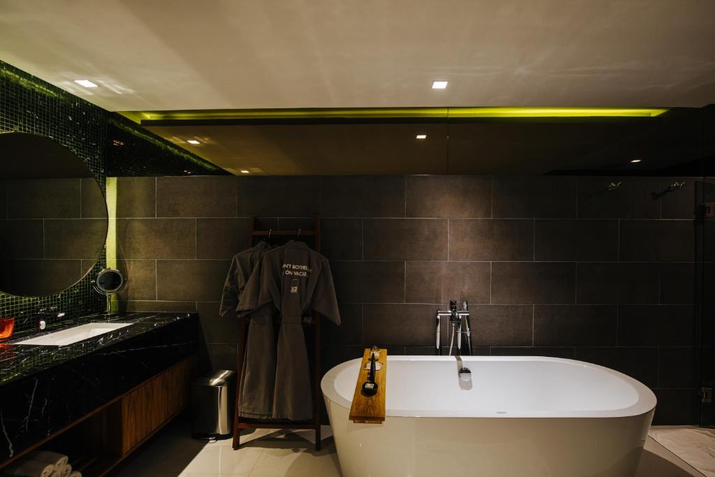 Cross Chiang Mai Riverside - 18