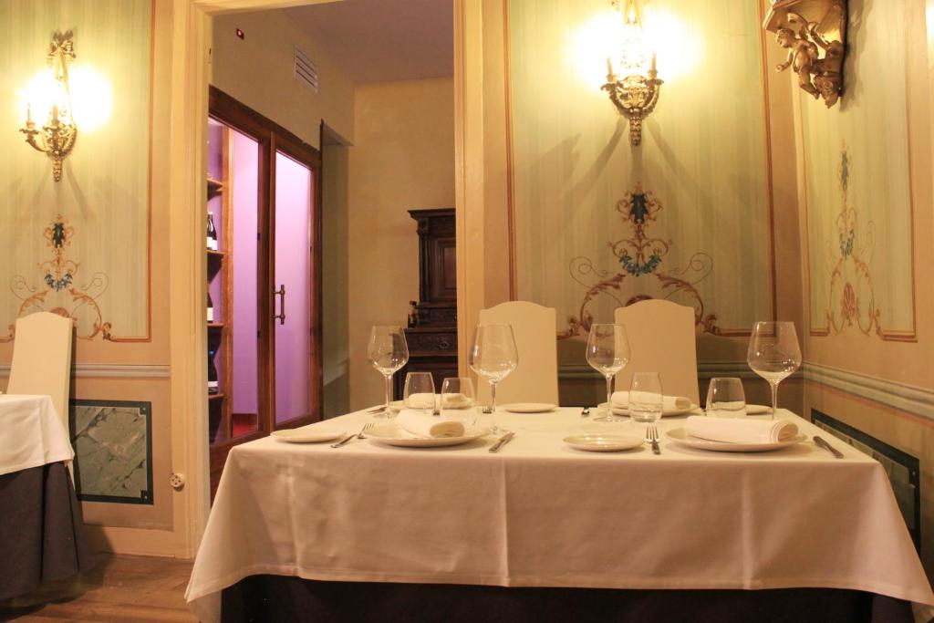 Fotografie z fotogalerie ubytování Hostal Siglo XIX v destinaci Cacabelos