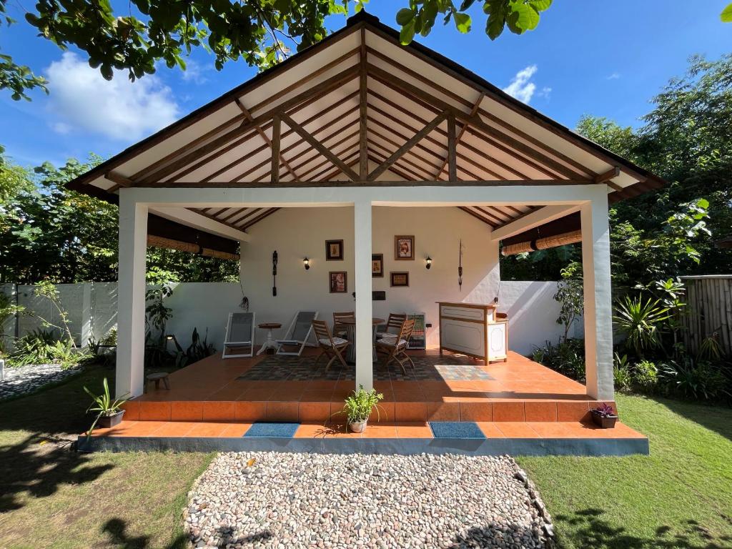 Κήπος έξω από το Living Room Lembongan