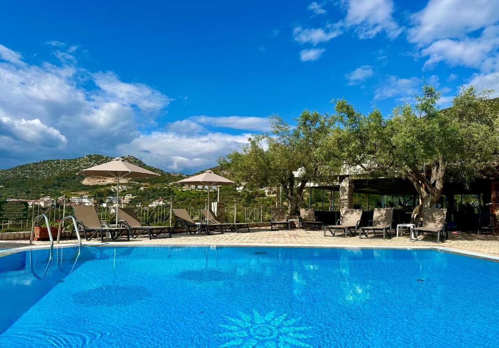The swimming pool at or close to Hotel Apartments Panorama