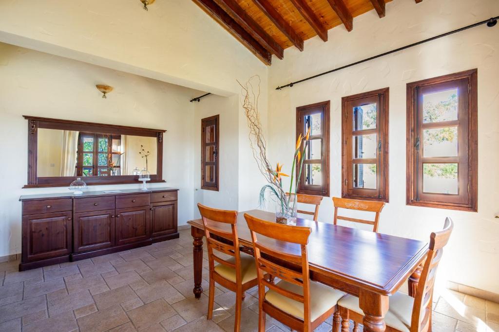 Fotografie z fotogalerie ubytování Villa River View v destinaci Peristerona