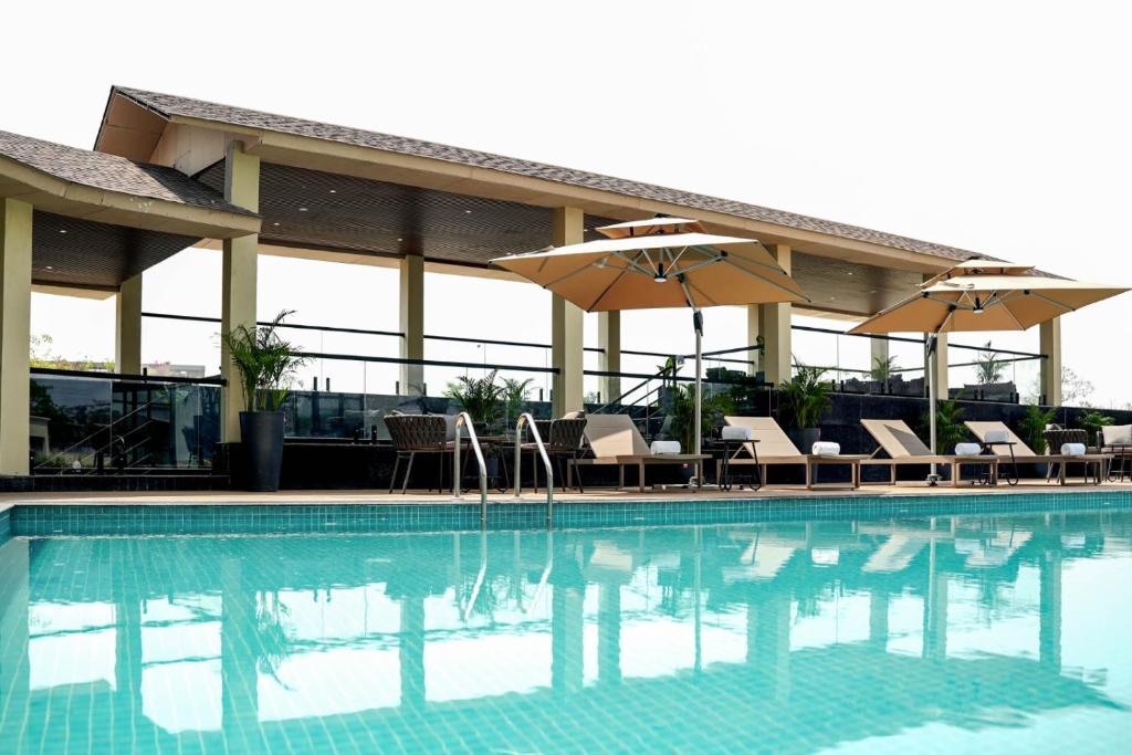 Bazén v ubytování Aurum by R J Resorts nebo v jeho okolí