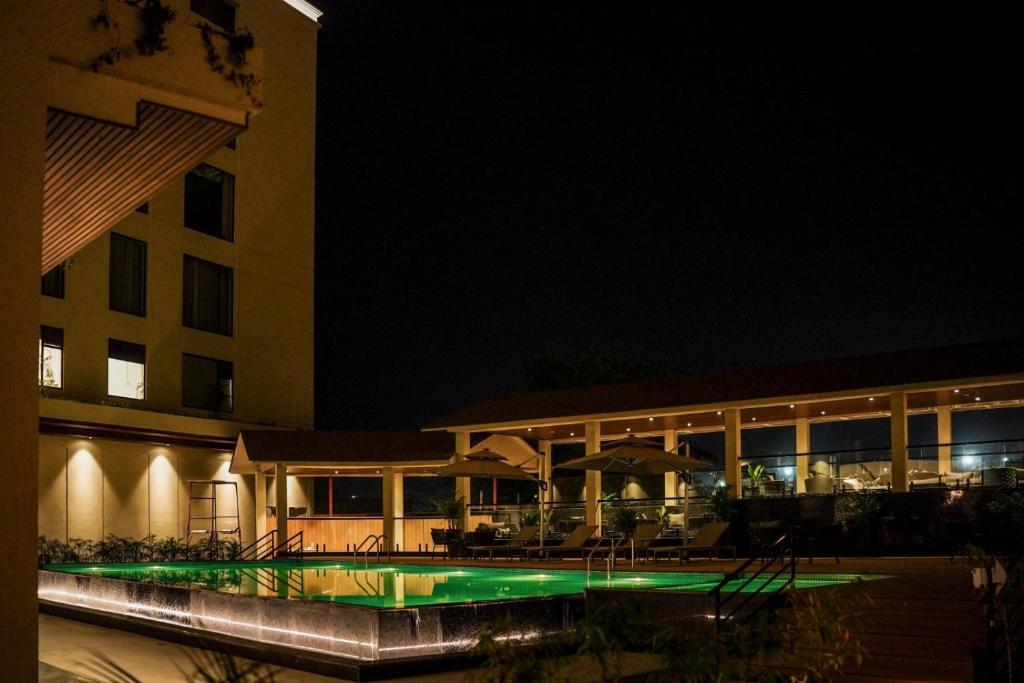 Bazén v ubytování Aurum by R J Resorts nebo v jeho okolí