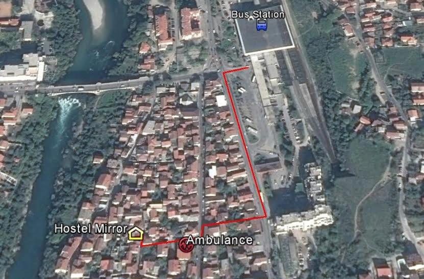 Nespecifikovaný výhled na destinaci Mostar nebo výhled na město při pohledu z hostelu