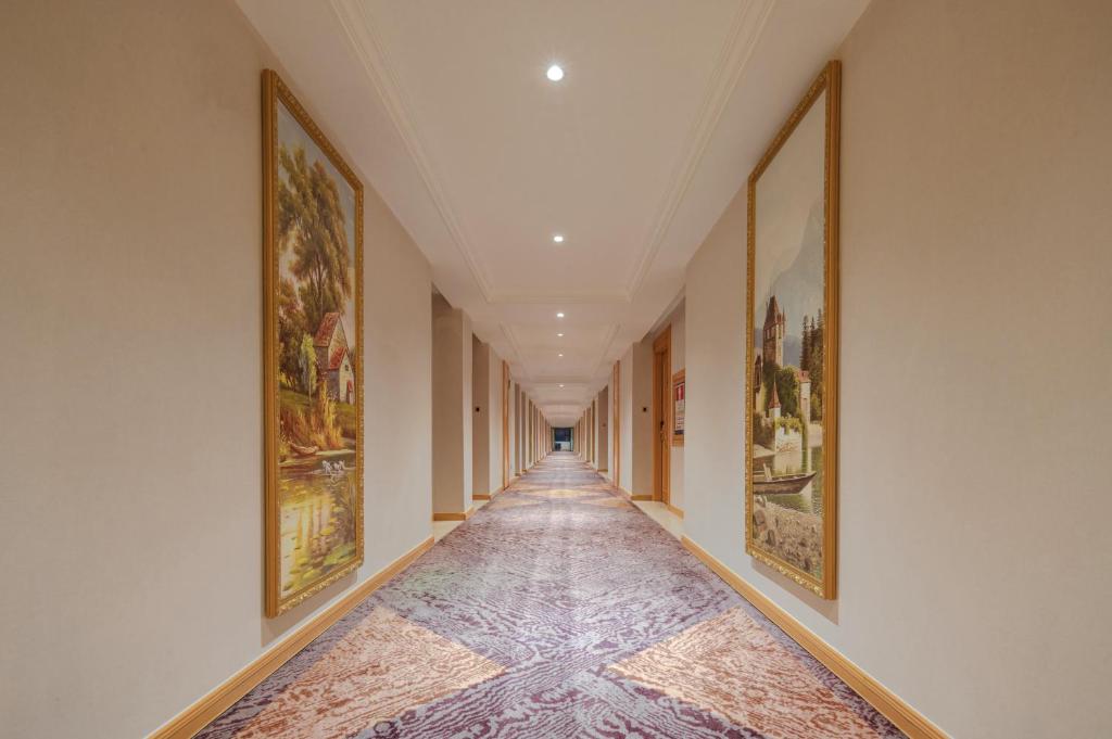 Fotografie z fotogalerie ubytování Vienna Hotel Shenzhen Fuyong Subway Station v destinaci Bao'an