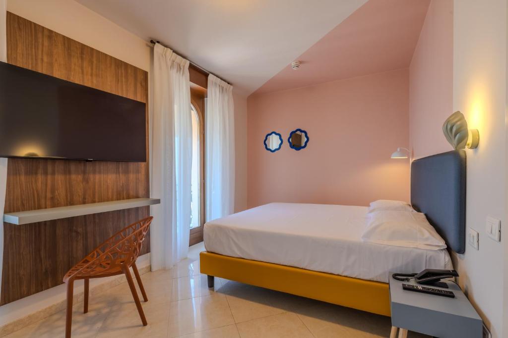 La Vista Postcard Hotel
