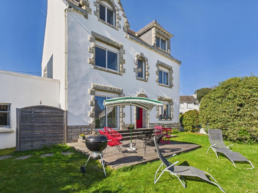 Gallery image of 500m plage - superbe maison 8 adultes 1 enfant in Plobannalec-Lesconil