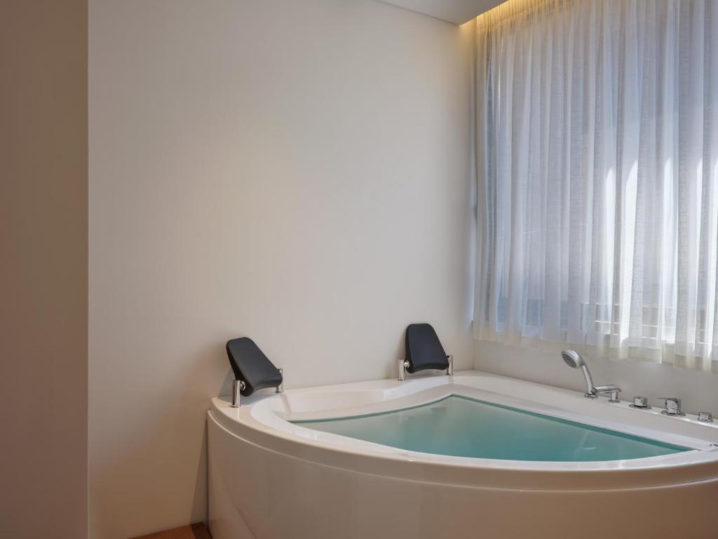 Blanco Athens Aparthotel - 4