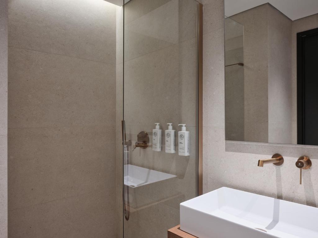 Blanco Athens Aparthotel - 8