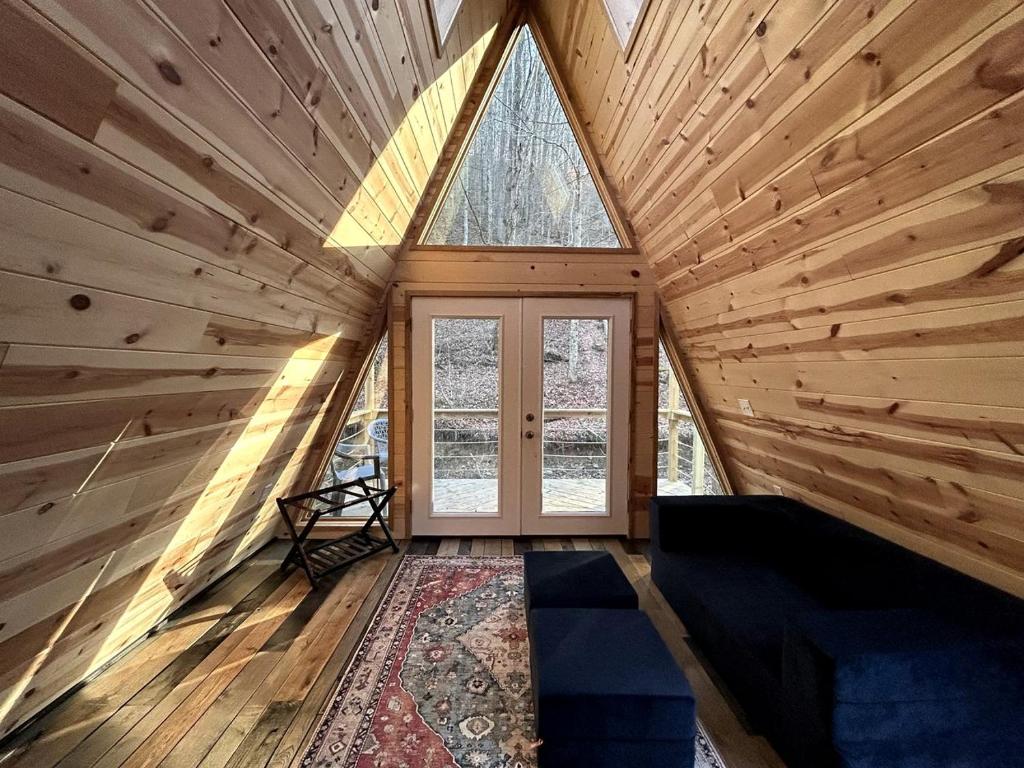 Picture of Eco-Chic Retreat in Kentucky, Perfect for Glamping in Style near Red ...