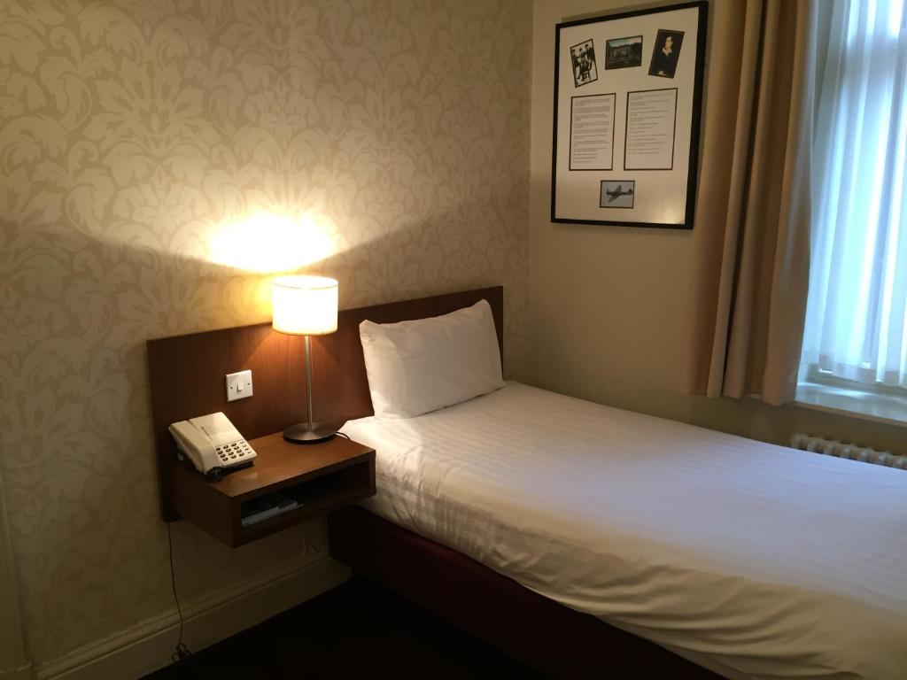 The Crown Hotel - Resim 37