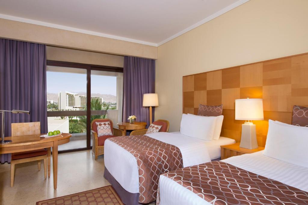 Postel nebo postele na pokoji v ubytování InterContinental Aqaba by IHG