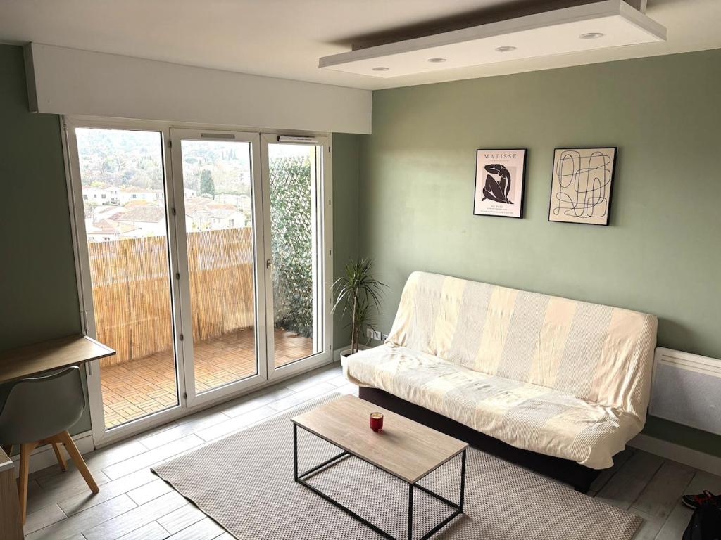 Photo de la galerie de l'établissement Studio Esprit Provençal proche de la mer, à Toulon