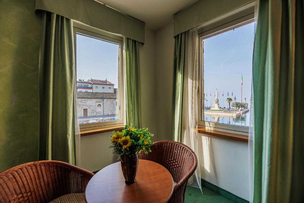 Fotografie z fotogalerie ubytování Hotel alla Grotta v destinaci Lazise