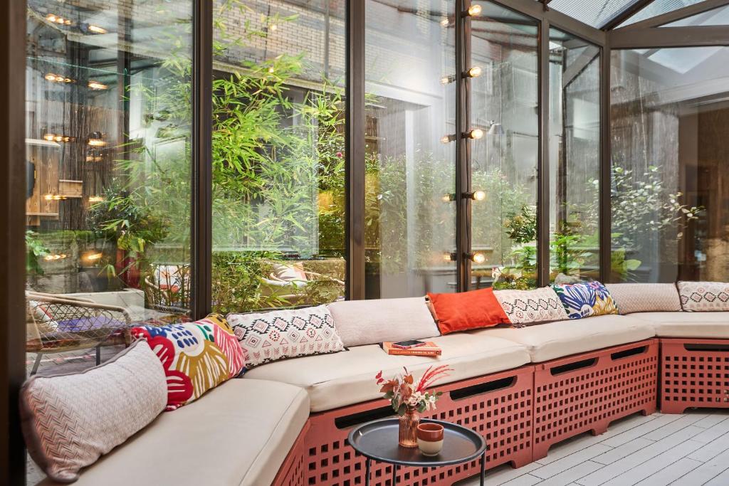 Hotel Cervantes by Happyculture - Resim 12