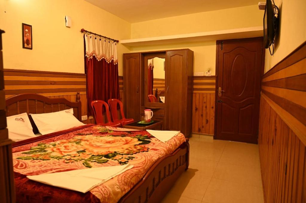 Postel nebo postele na pokoji v ubytování FLGHR Feel Like Hostel