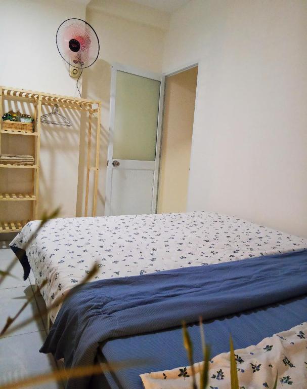 Postel nebo postele na pokoji v ubytování Ola's Home