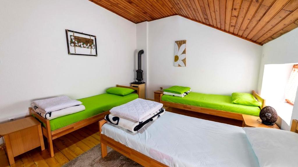 Postel nebo postele na pokoji v ubytování Hostel Mojan