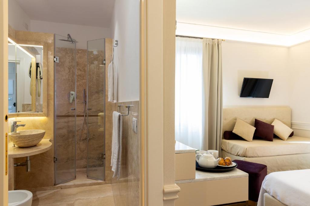 Koupelna v ubytování Albergo Chiusarelli