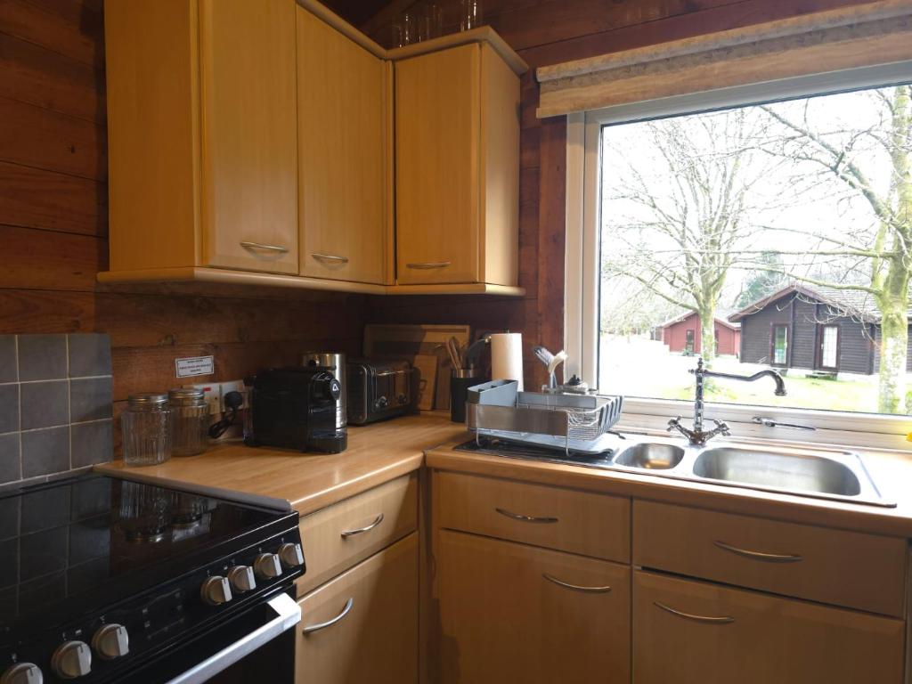 Kuchyň nebo kuchyňský kout v ubytování Stravaigin Lodges