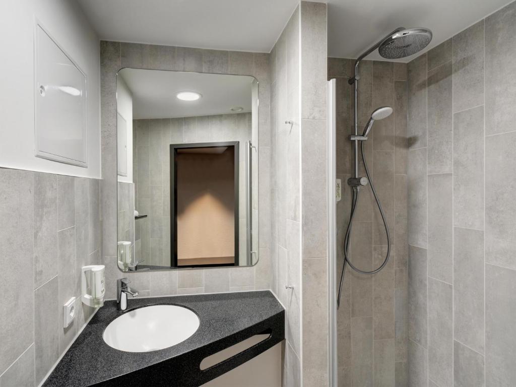 Koupelna v ubytování B&B HOTEL Kassel-Industriepark
