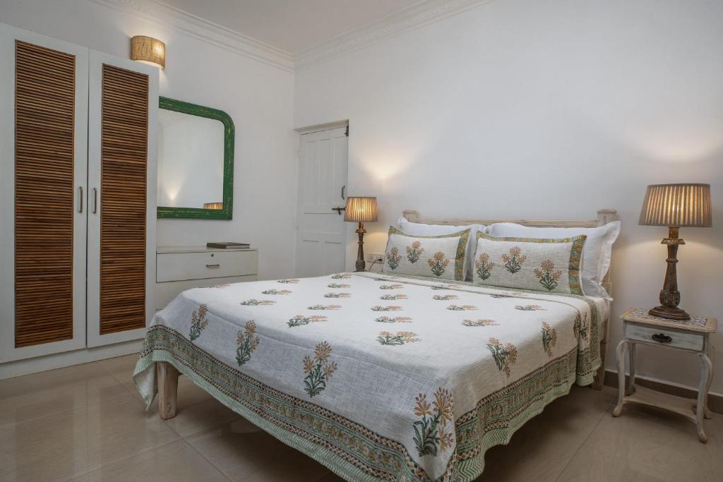 Postel nebo postele na pokoji v ubytování Larisa Beach Resort