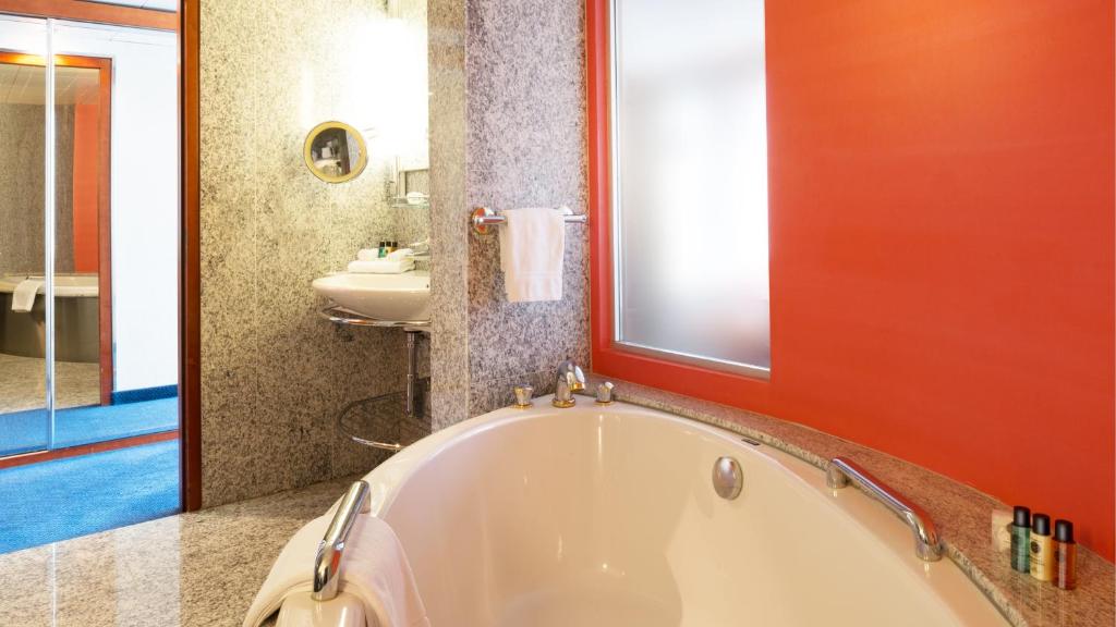 Crowne Plaza Zürich by IHG - Resim 16