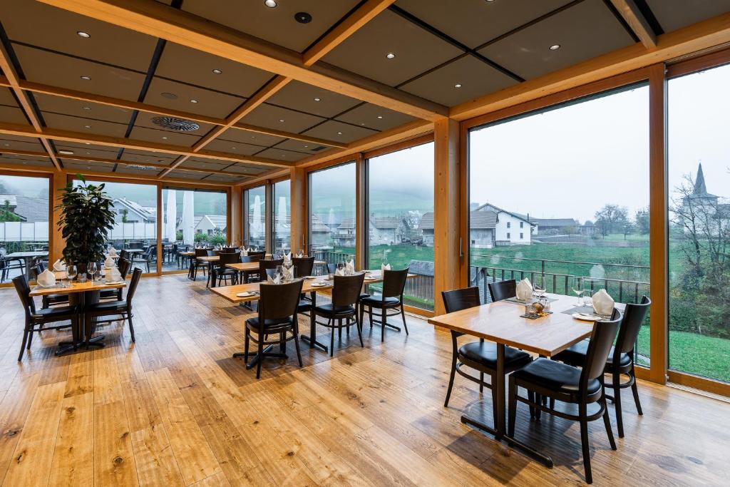 Restaurace v ubytování Hotel Rössli Tufertschwil