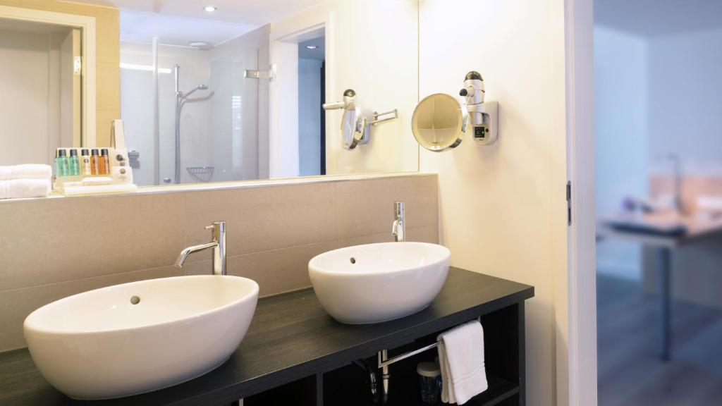 Koupelna v ubytování Crowne Plaza Zürich by IHG