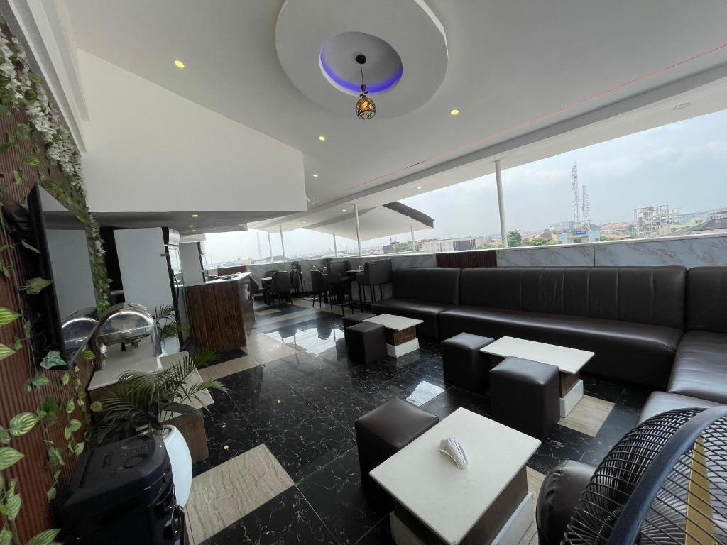 Posezení v ubytování Presken Hotel at International Airport Road