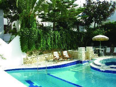 Bazén v ubytování Atlantis Hotel nebo v jeho okolí