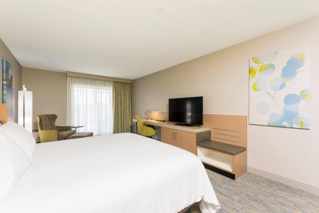 Hilton Garden Inn Grand Rapids East photo