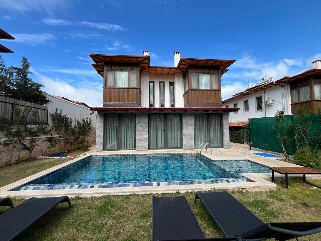 Bazén v ubytování Derya Beach Agullu Villa nebo v jeho okolí