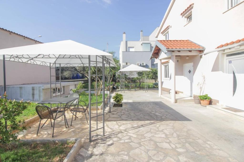 Budova, v ktorej sa apartmán nachádza
