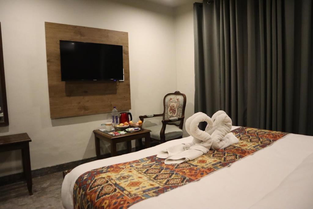 Destination Heritage Peshawar - Deluxe King Room