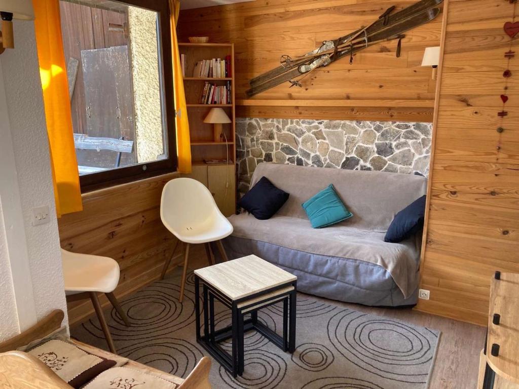 Photo de la galerie de l'établissement Grand 2 pièces, jusqu'à 6 pers, balcon, Les Orres - FR-1-322-16, aux Orres