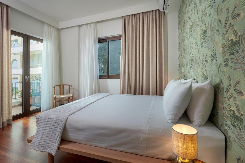 Katsambas Apartment - Cozy Retro-Luxury with Balcony