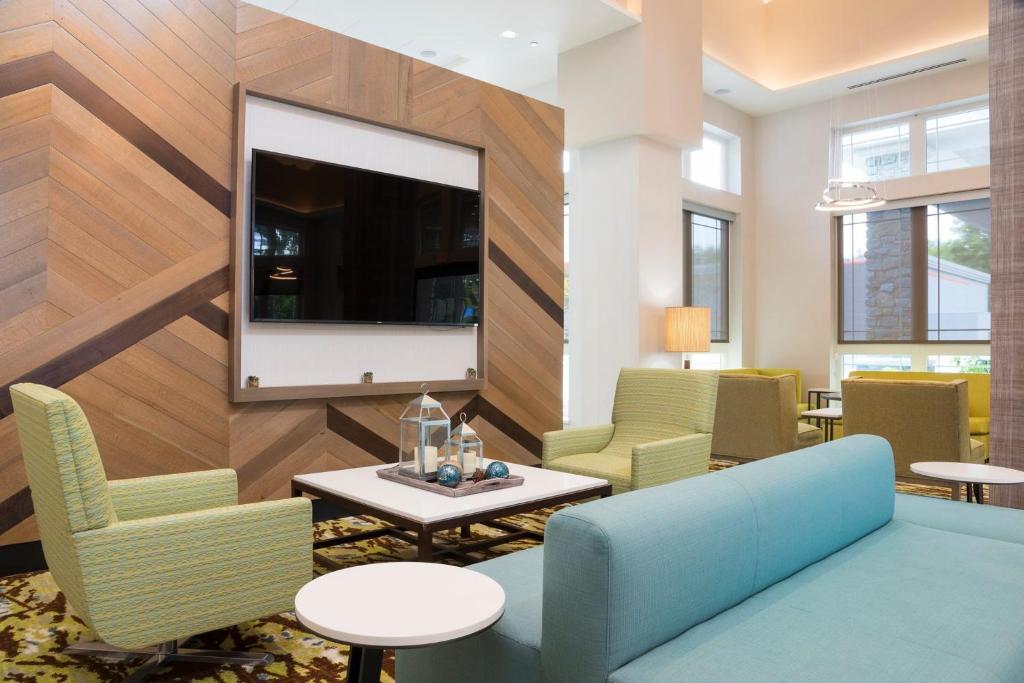 Hilton Garden Inn Grand Rapids East photo