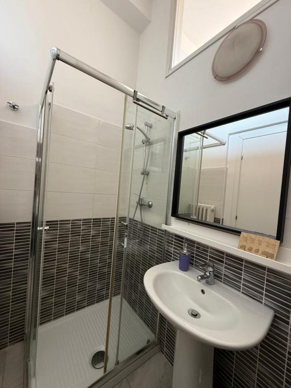 Koupelna v ubytování EASYROOMS ONE