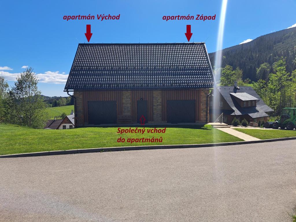 Nespecifikovaný výhled na hory nebo výhled na hory při pohledu z apartmánu