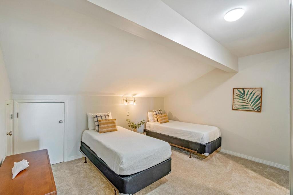 Ein Bett oder Betten in einem Zimmer der Unterkunft Seascape Boardwalk Villa 277