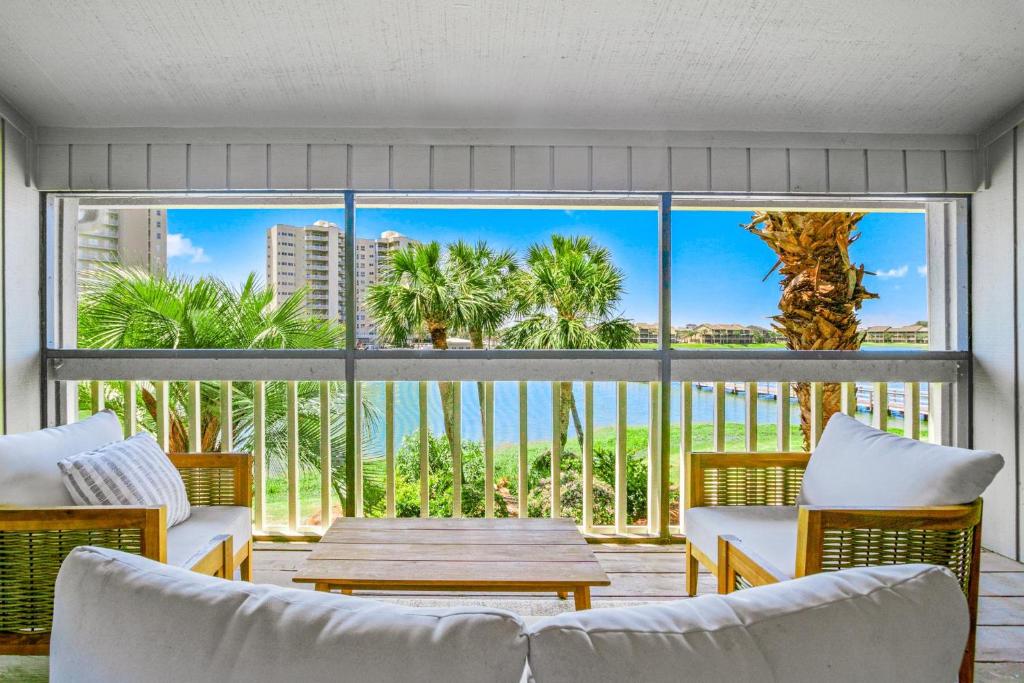 Ein Balkon oder eine Terrasse in der Unterkunft Seascape Boardwalk Villa 277