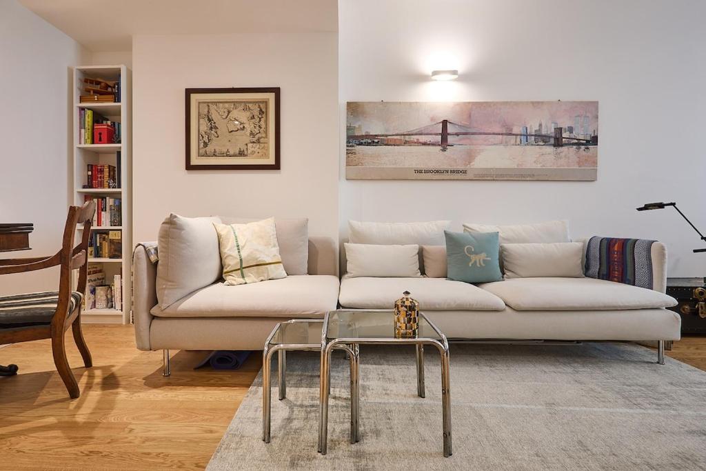 Bright Luxury Apartment