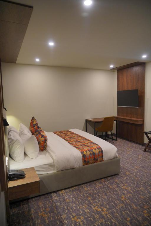 Postel nebo postele na pokoji v ubytování Destination Hotel Gilgit