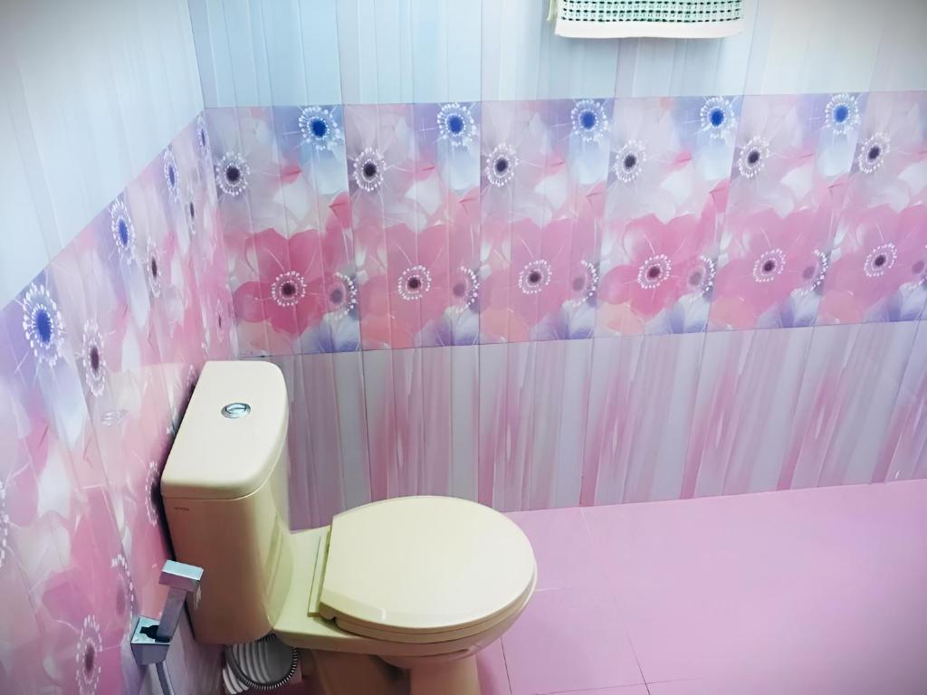 Koupelna v ubytování Senehas Homestay