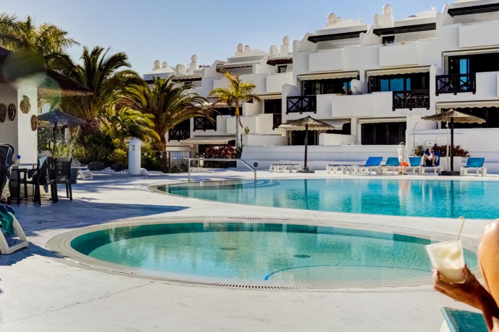 White Paradise by Olax Rentals