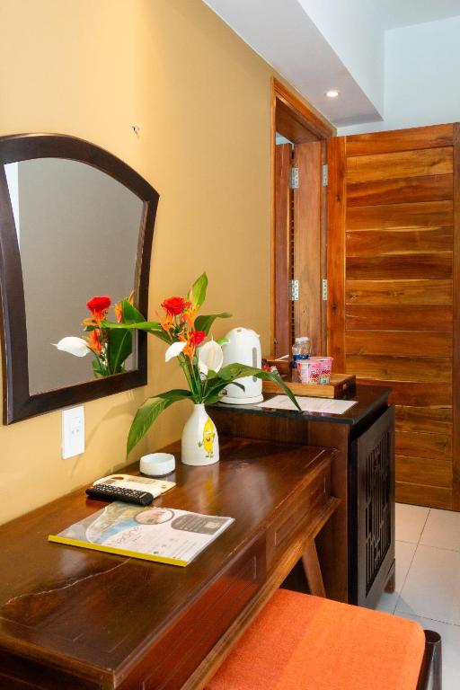 Suite Gia Đình 2 Phòng Ngủ Nhìn Ra Hồ Bơi