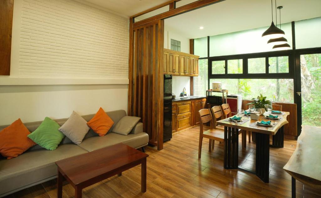 Biệt Thự Gia Đình 4 Phòng Ngủ
