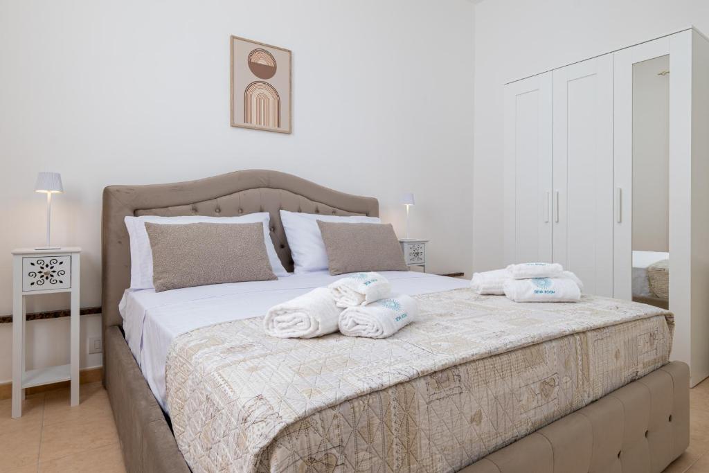 Postel nebo postele na pokoji v ubytování Deva Room
